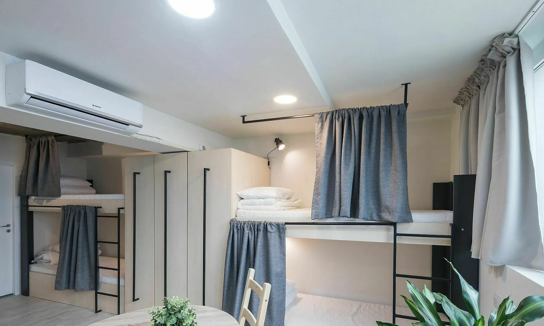 Omega House Hotel Bukareszt 2*,  Rumunia